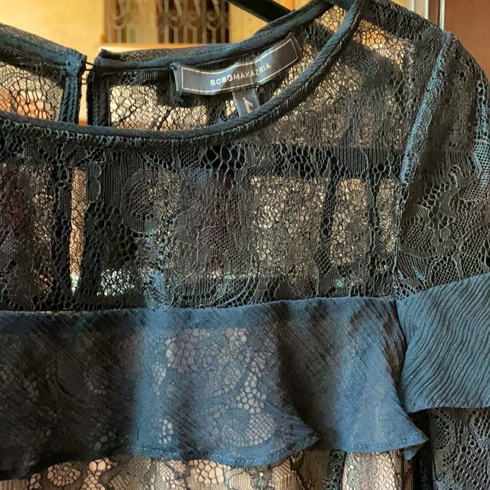 BCBGMaxAriza beautiful tan and black lace blouse
